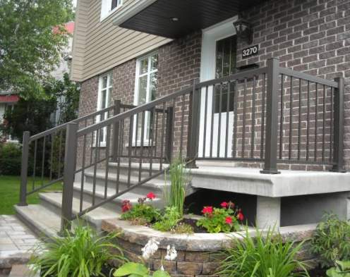 Vendor and installer of handrails Laurentians